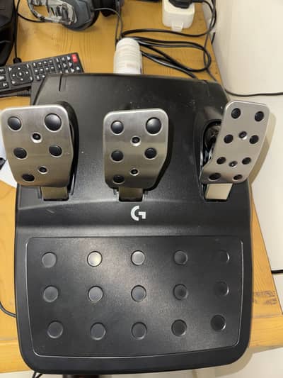 Logitech G923 With pedals
