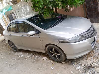 Honda city 2010 fuel average 18 best  03213883325ion every think is ok