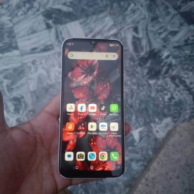 spark 6 go 3 Gb 64 Gb with charger