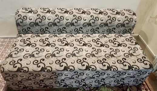 2 Comfortable sofa beds