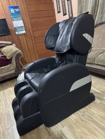 Luxury Zero-G Massage Chair with Heat & Recliner /Black