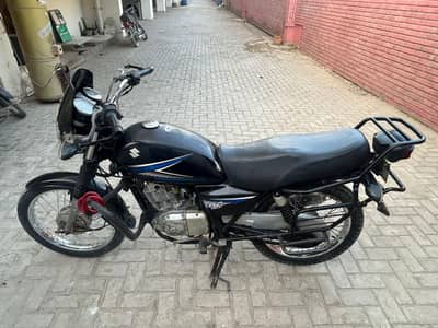 Suzuki GS 150 Black