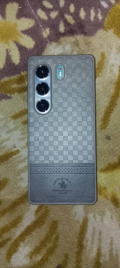 tecno camon 40 pro 8 +8 256  brand new condition most demanding color