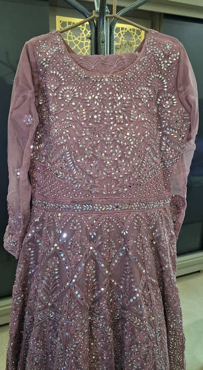 Beautiful maxi with alot of flair in lilac color (worn only once)