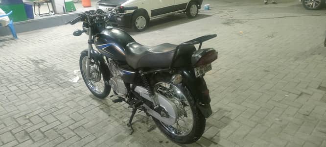 Suzuki GS 150 2024