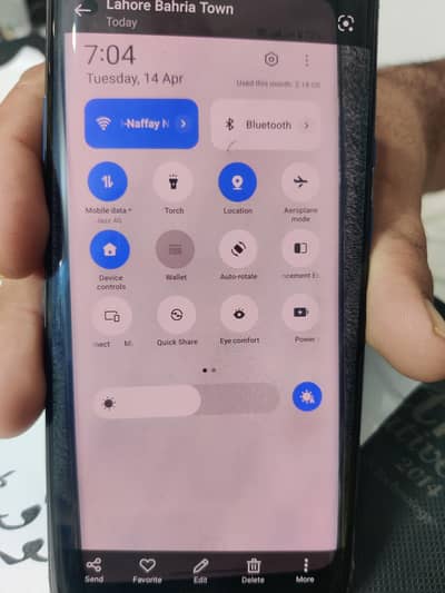 8/128gb 10 /10 condition,box charger ,original panel minor shade