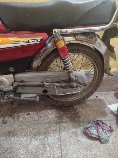 Road prince 2011 1st owner total genuine ha abhi tak complete papers