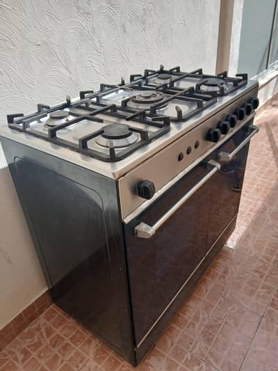 5 burnar & Microwave oven