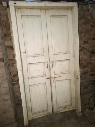 2 doors 1 window and 1 roshan dan