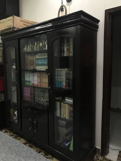 Heavy Duty Almari Urgent Sale