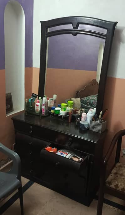 Dressing Table with Mirror – Solid Wood