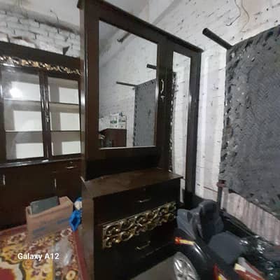 New Room dressing table in reasonable price The UN used item