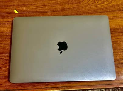 Apple MacBook Pro 2020 | Core i7 | 32GB RAM | 1TB SSD | 4 TB3 Ports