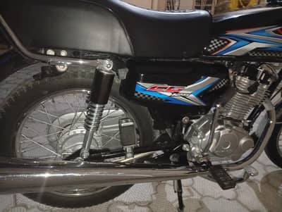 Honda 125 on my name .