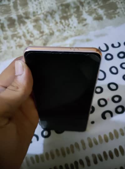 Samsung galaxy s 21 5g 8/256 official pta approved (scratch less)