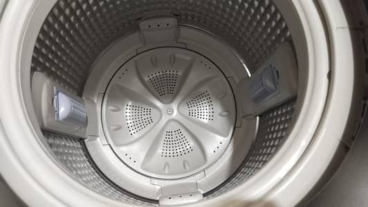 9.5kg Fully Automatic Washing Machine (HWM-95-1678 ES 8) – Like New
