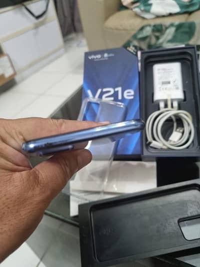 vivo v21e 8/128 GB 03341954025 My Whatsapp number