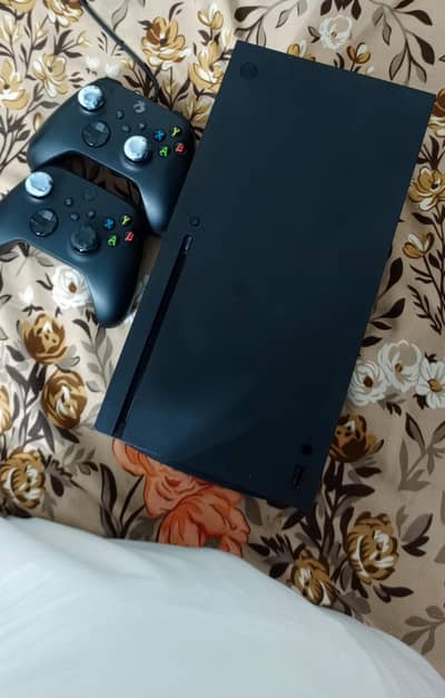 Xbox Series X 1TB with box