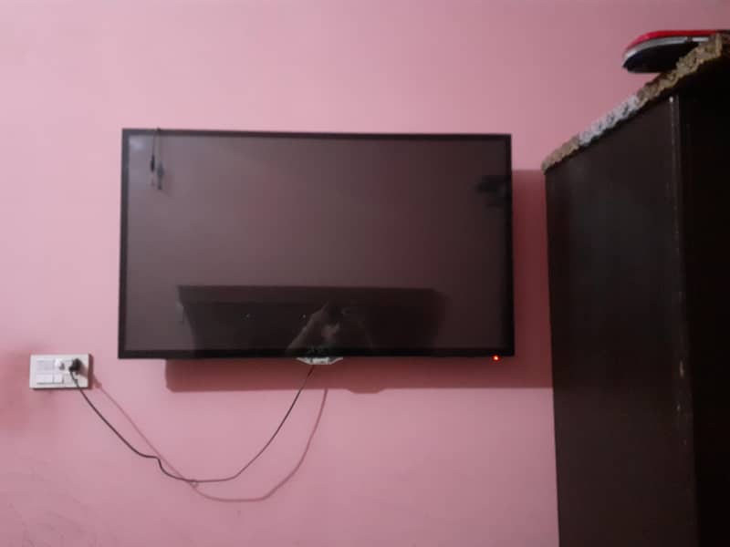 42 inch Android  SMART Tv 1