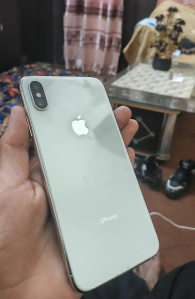 IPHONE XS MAX  factory unlocke
