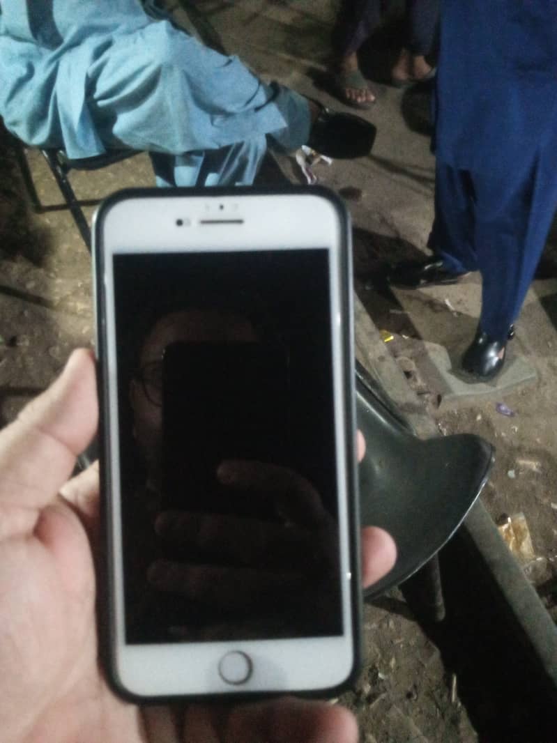 Apple iPhone 7 Plus 0