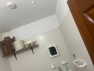 4 BED DD PORTION FOR SALE IN GULSHAN-E-IQBAL BLOCK 13/D3