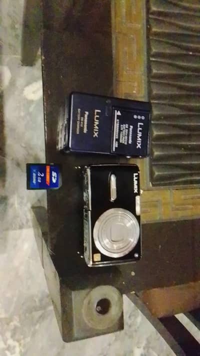 Lumix DMC FX07 camera