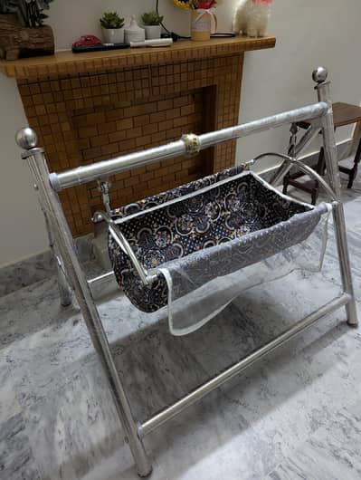 Baby Swing (Jhulangi)