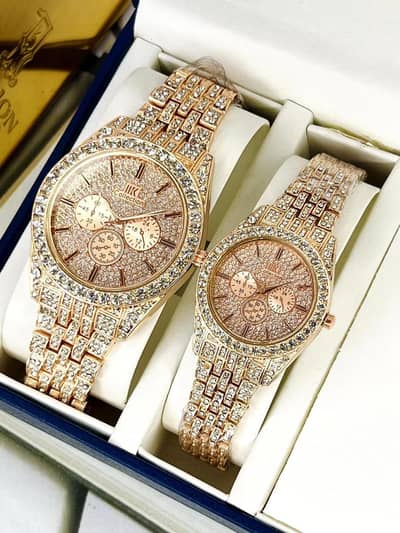 couple watch free delivery