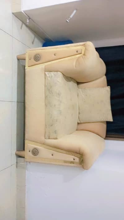 Luxury sofa set 3+2+1 available for sale.