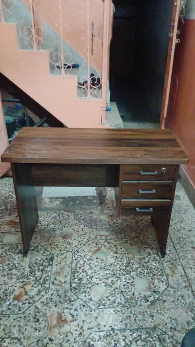 Office Table. 0313 2920901