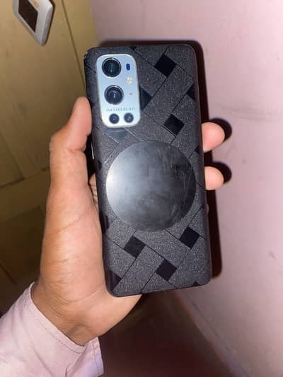 Oneplus 9pro 5g 16/256 pubg 90fps dual sim PTA Exchange possible