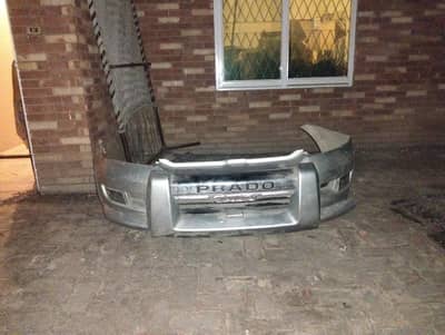 Toyota land cruiser 2008 front bumper