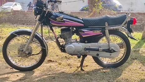 Honda CG 125 model 2008 for urgent sale