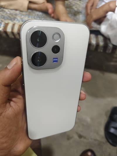 Vivo V70 12/256  like new 10/10  Full Box