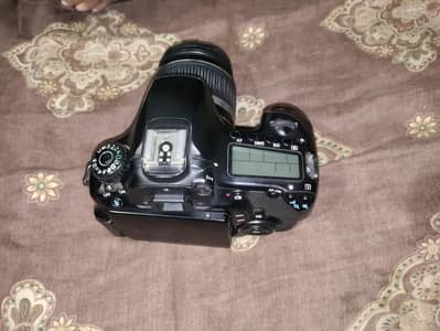canon 60d DSLR camera 