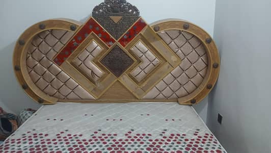 king size bed with matrees, 2 sides tables and dressing table