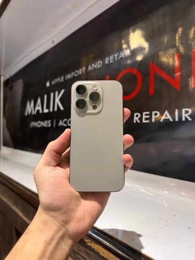 iPHONE 15 PRO JV 256 GB WITH BOX