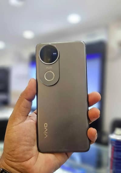 vivo v50 12/256 grey 10 out 10 warranty 5+ month