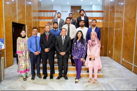 humen femle staf chahy state life bnk ky all Pakistan m office he hmre