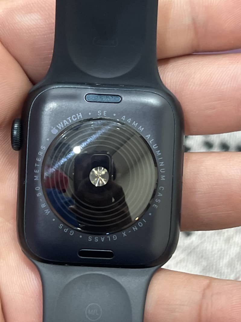 Apple SE second generation cellular version 44mm + GPS 1