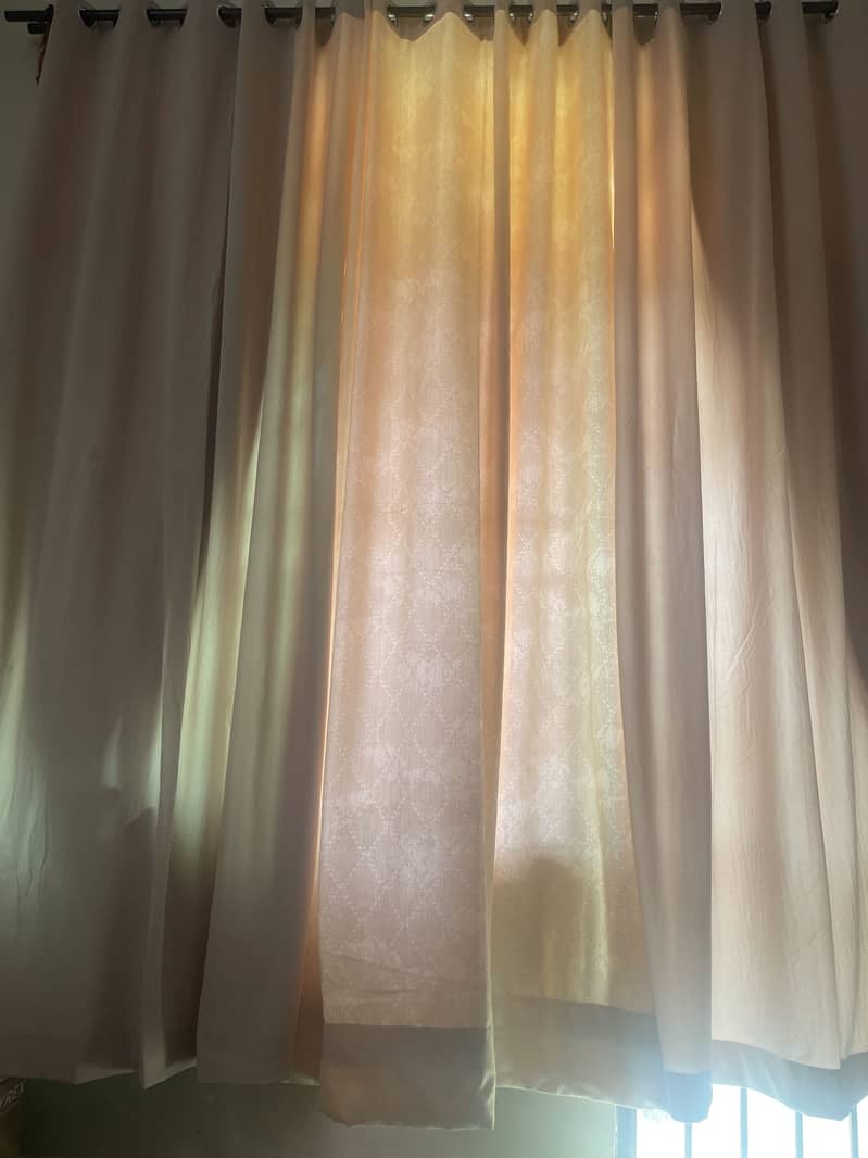 Curtains 0