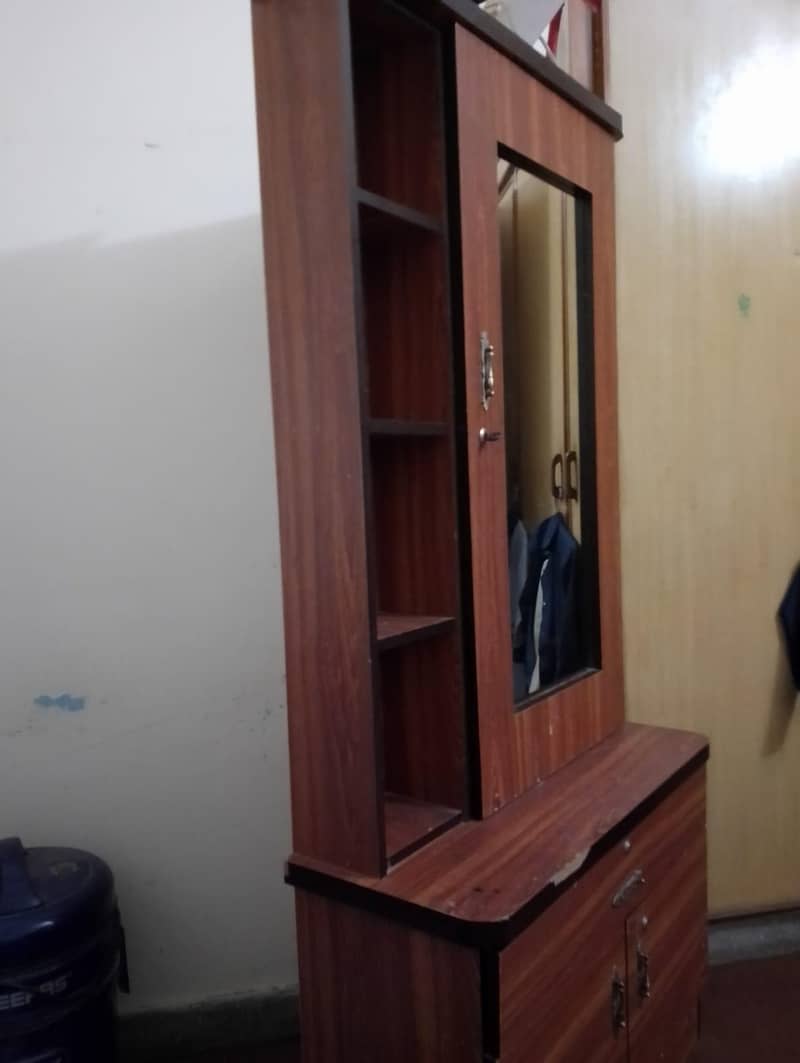 double bed with complementary dressing table 7