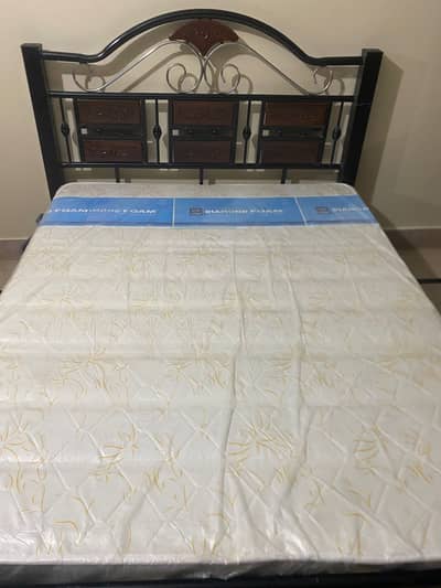 5 by 6 iron bd black colour with meditation new matress six month used