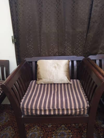 5 seater sofa available for sale (Urgent)