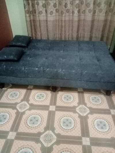 sofa combed very good condition only one month used hy