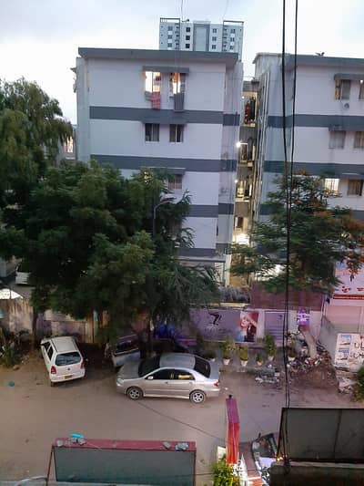 Park facing 3 Bed DD Flat For Rent Abdullah Terrace Gulistan E Jauhar Block 16