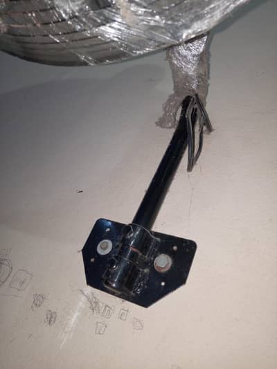 GFC Bracket Fan Just 1 Season Used , Condition Like new