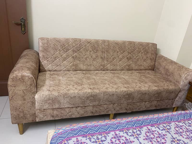 1 sofa cumbed 1