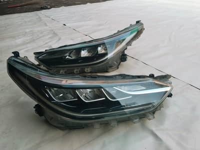 Toyota Yaris Front light For Sale